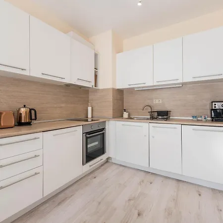 شقة Varna Beach Apartment فارنا