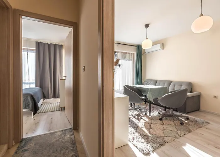 Varna Beach Apartment アパート